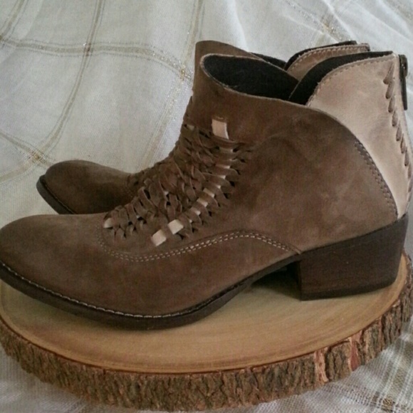 rebels Shoes - Rebels leather Ankle Boot, EUC